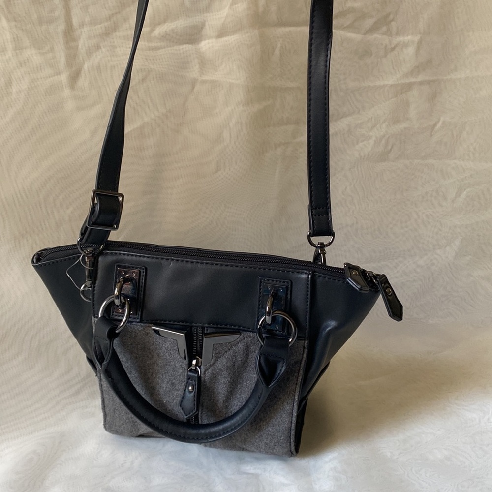 Danielle Nicole Grey Black Fleece Satchel With Cr… - image 4